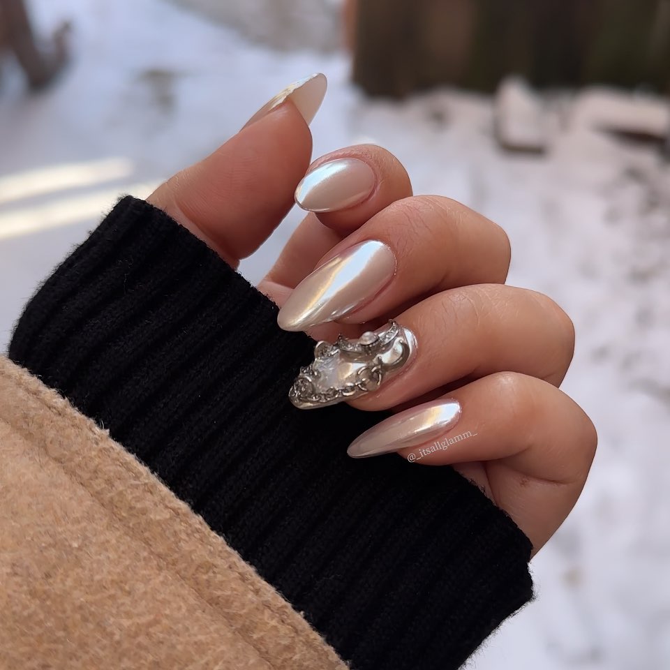 White pearl chrome nails