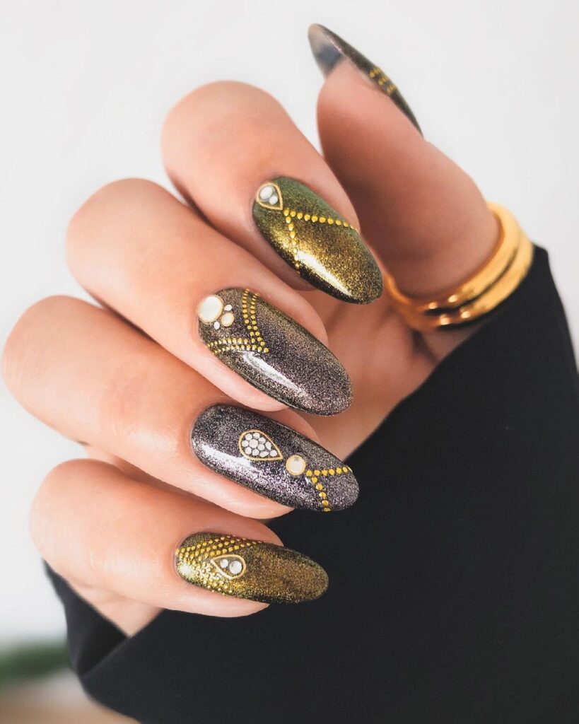 nail art de la femme de la mafia en diamant