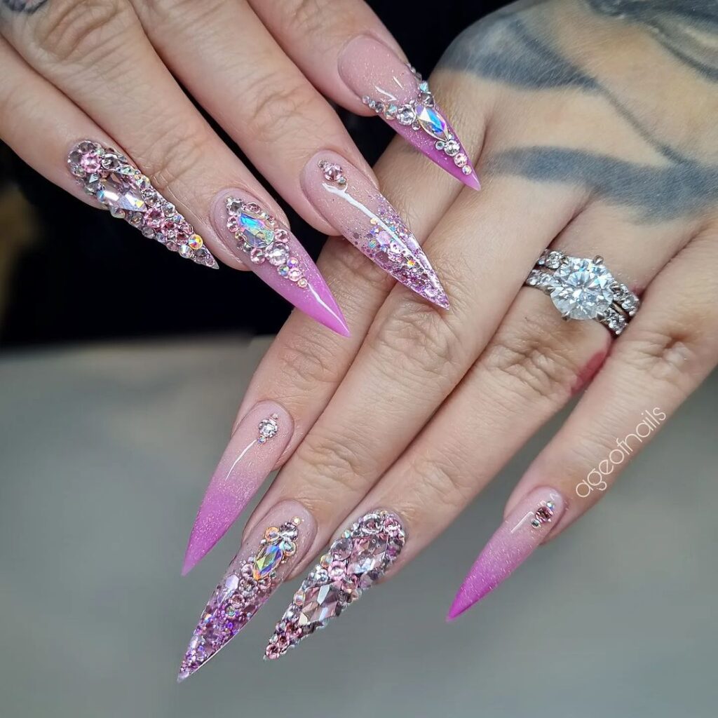 ongles rose pailleté mob wife