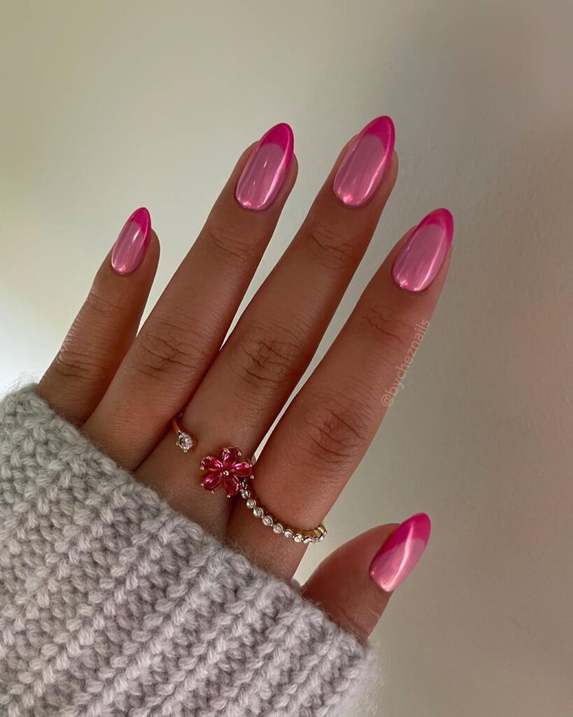 unhas cor-de-rosa metalizadas