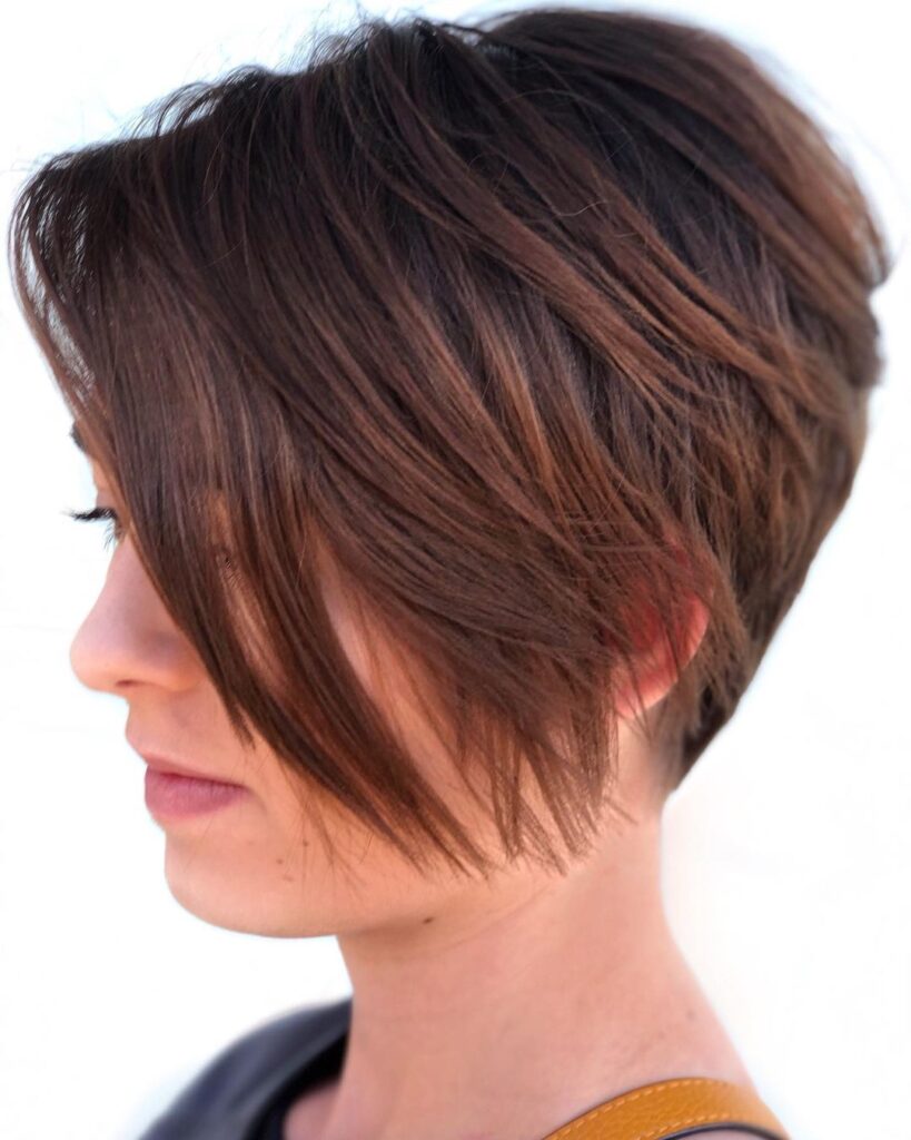 coupe pixie avec frange longue