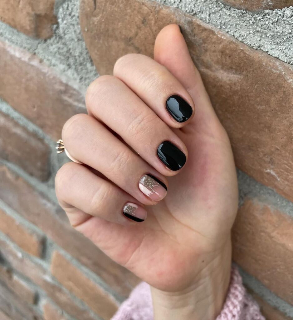 short black nails
