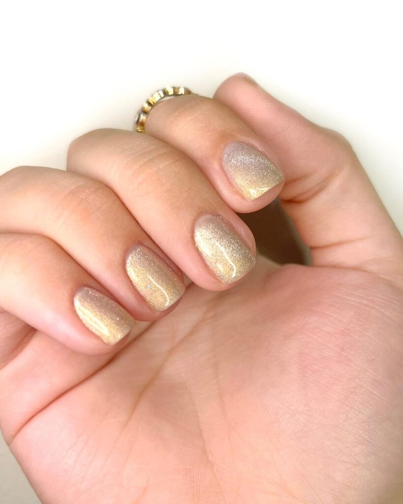 short gold nails