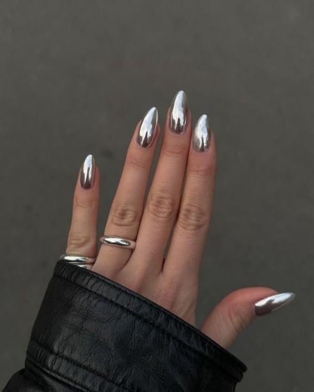 chrome silver nails
