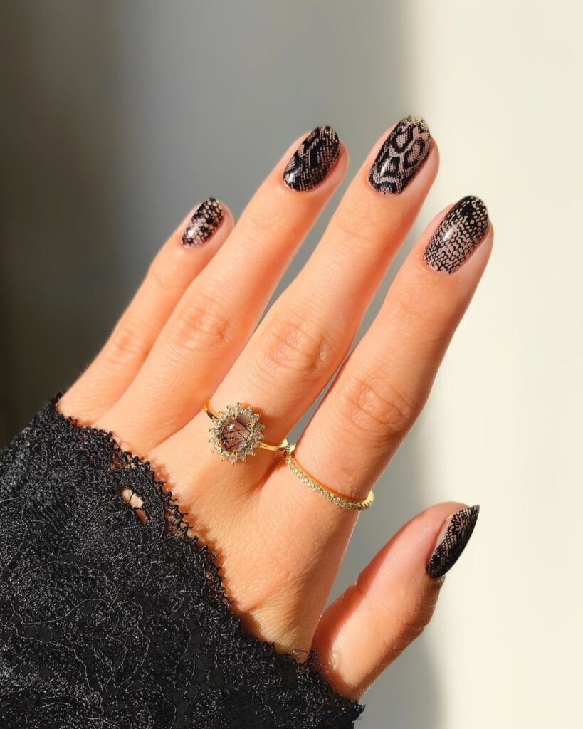 snake skin nail art