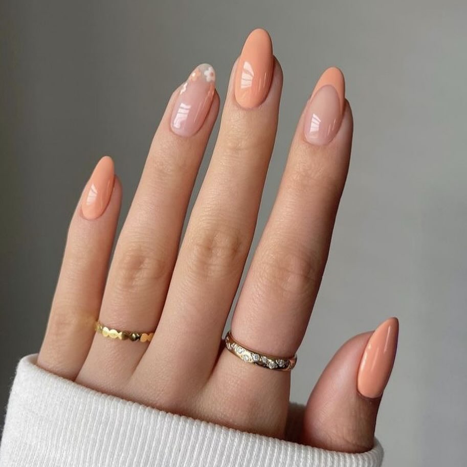 subtle peach fuzz nails