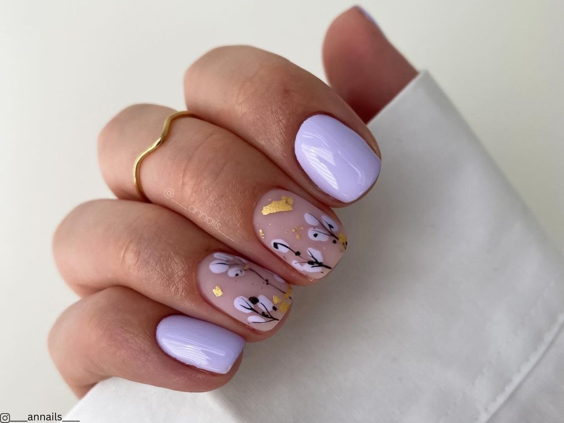 lilac nails design