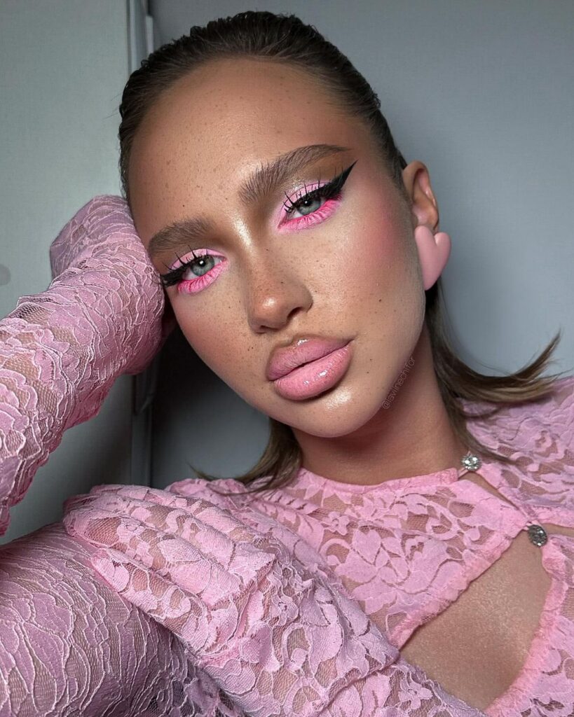 Pink Eyeliner