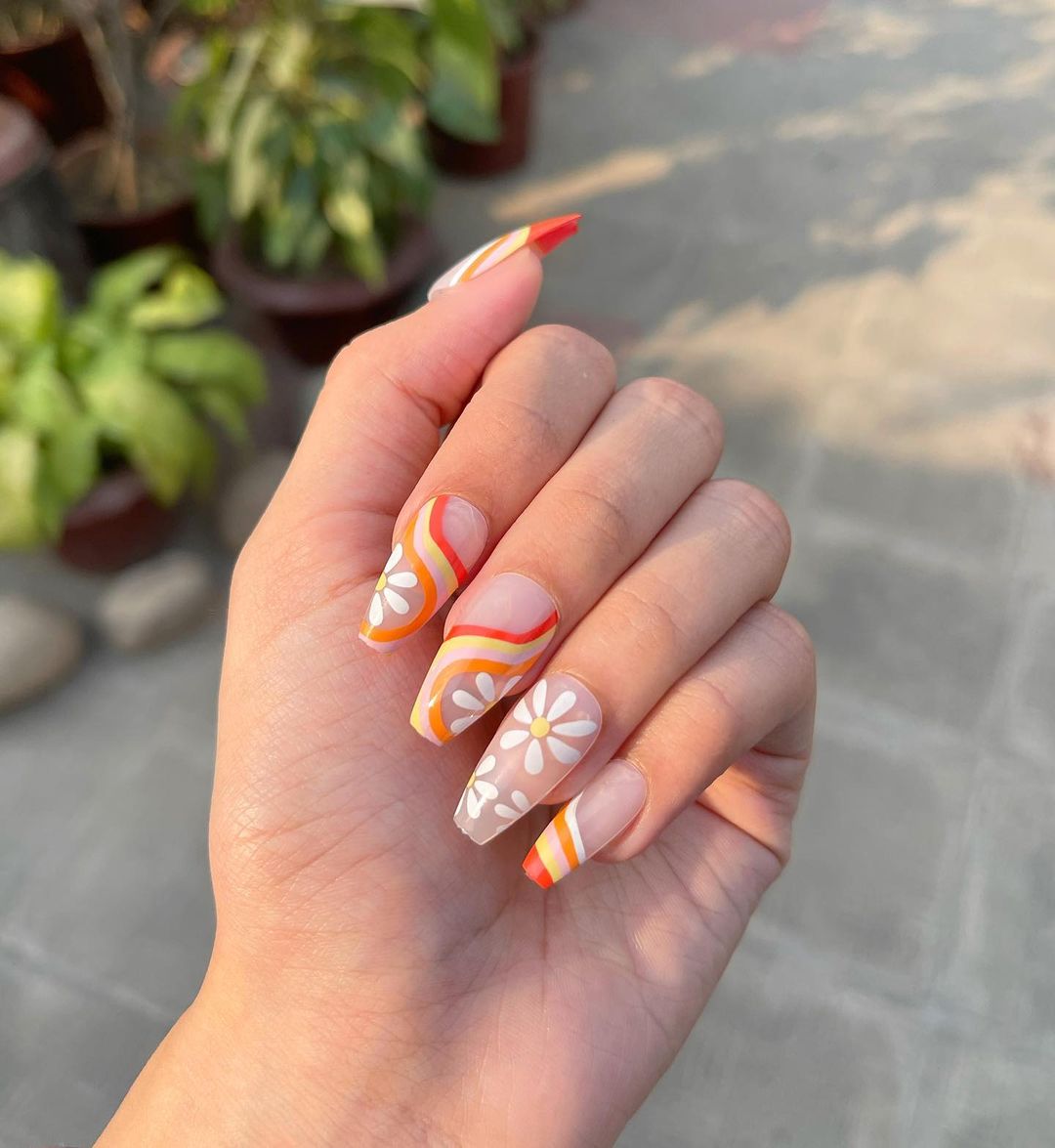 Welcome Spring In Style With These 18 Cheerful Daisy Nails