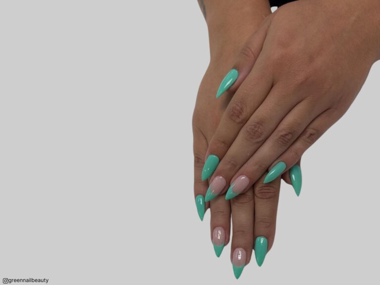 uñas verde menta
