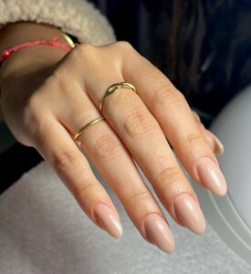 These 20 Nude Nails Are A Minimalistic Trend Sweeping Social Media