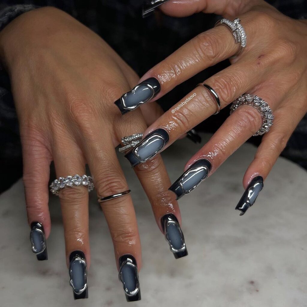 cool black nails
