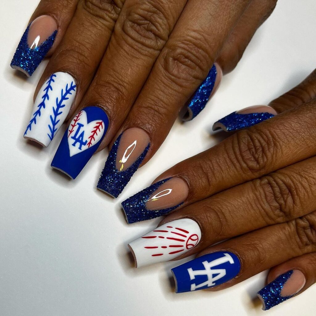 ongles de dodgers avec paillettes