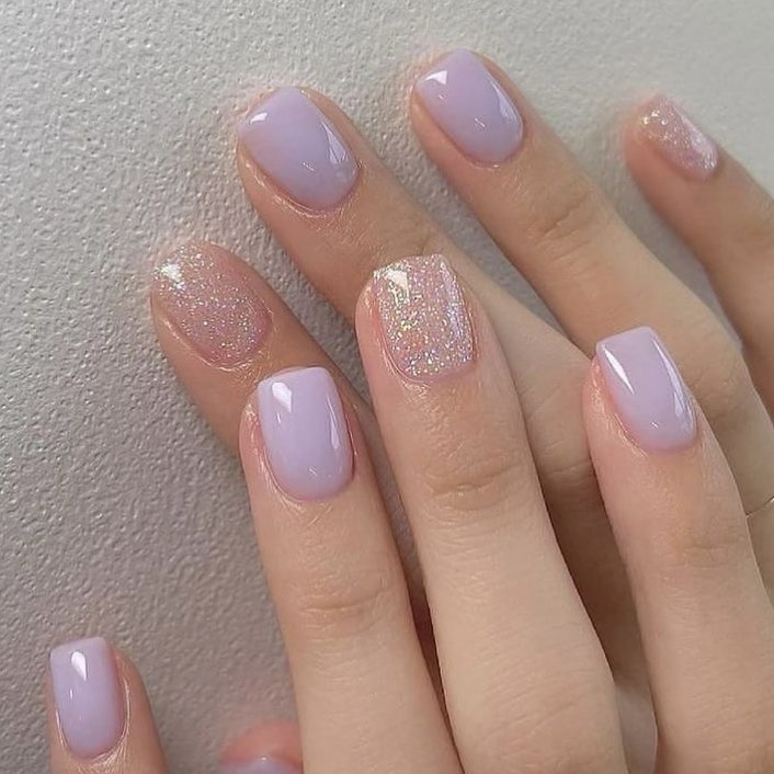 glittery short clean nails