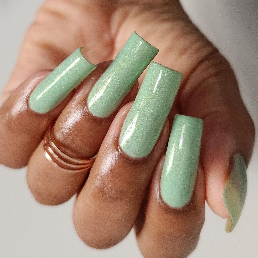 pastel mint green nails