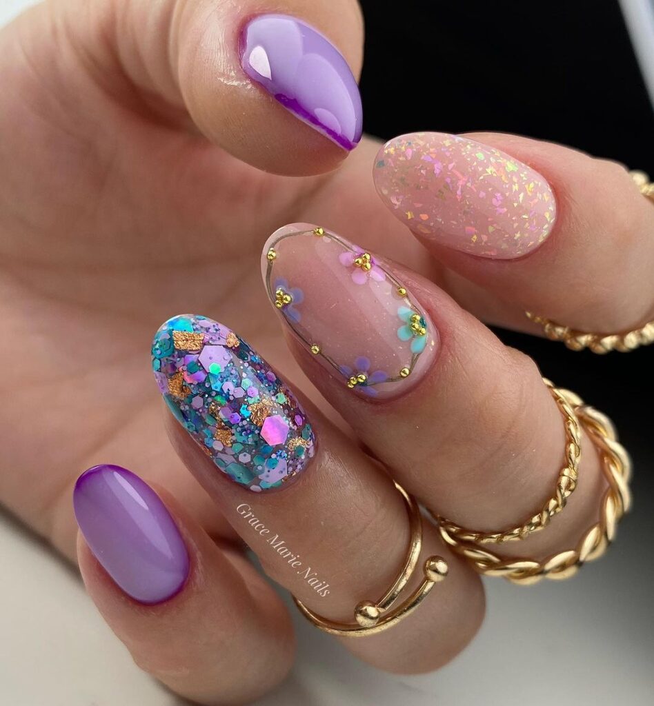 uñas moradas divertidas de primavera