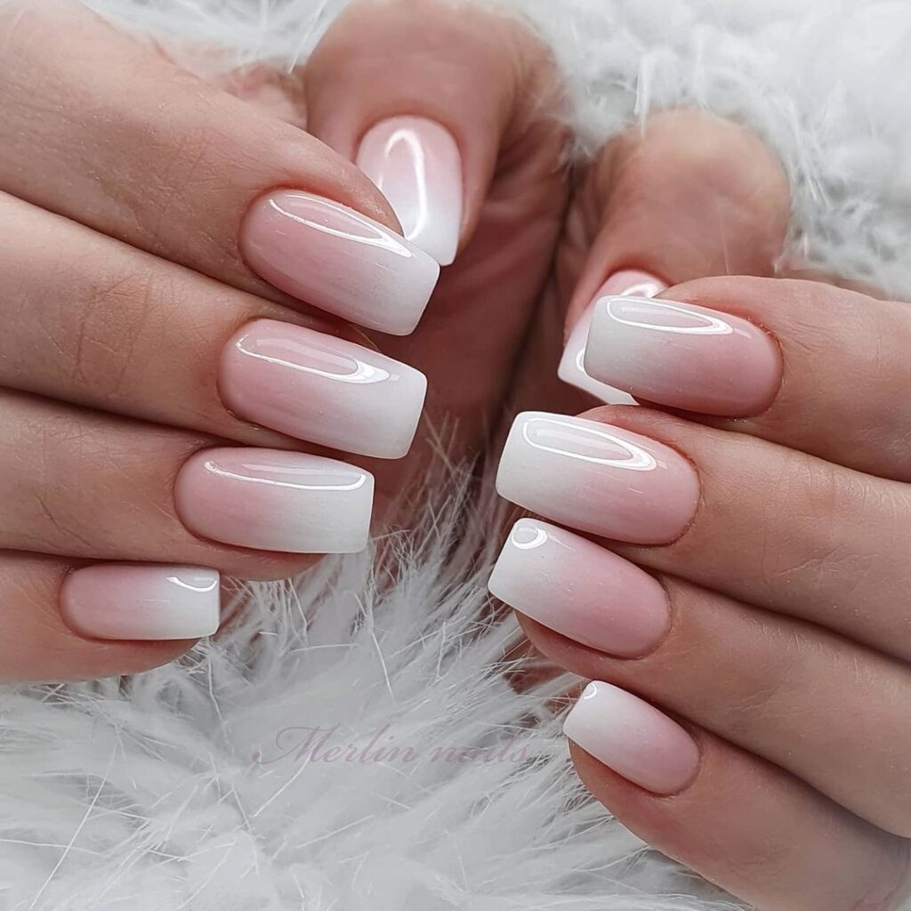 uñas blancas ombre