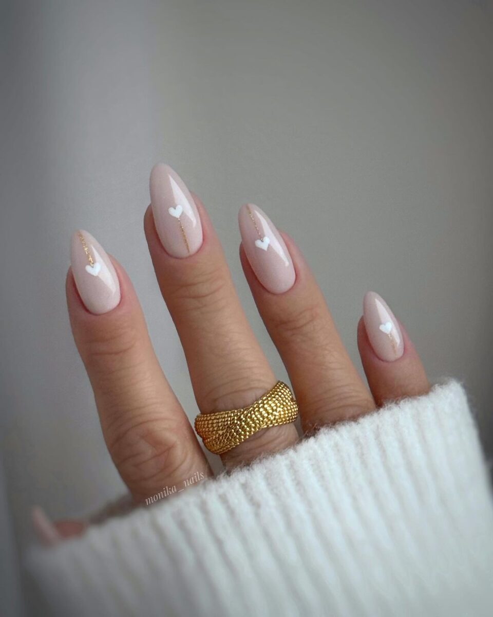 21 Simple Nails For The Minimalistic Chic Manicure