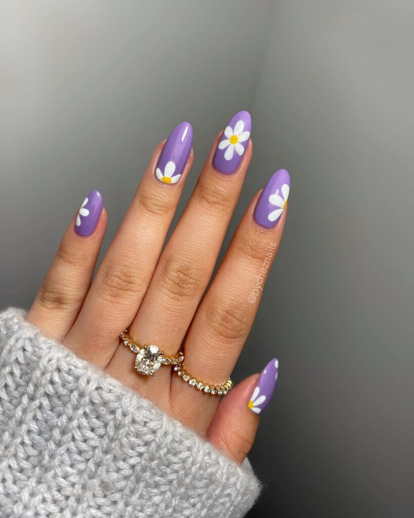 Purple Nails With Daisies 