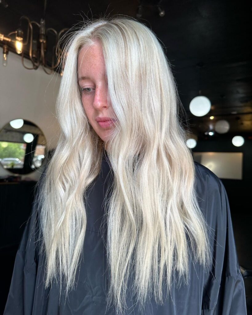 Scandinavian hairline on long platinum blonde hair