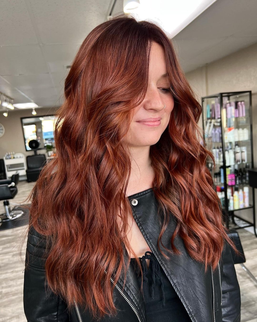 des cheveux auburn éclatants