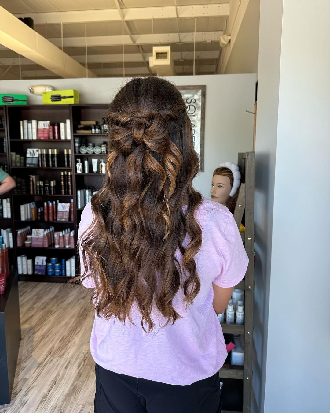 laço de cabelo meio penteado