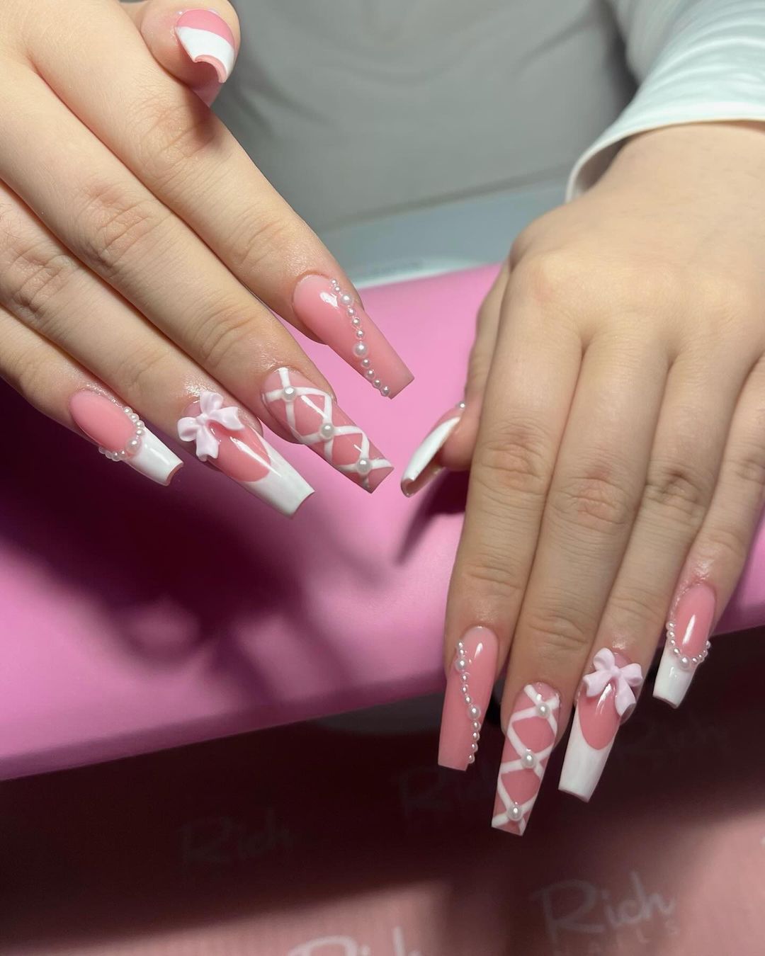 3d details pink nails