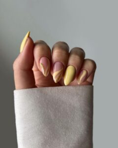 17 Outstanding Nail Colors That Make You Look Tan