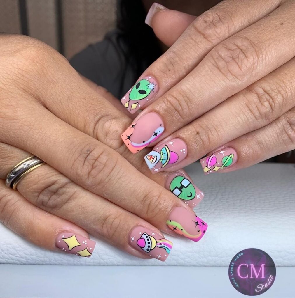 Crazy Alien Nails