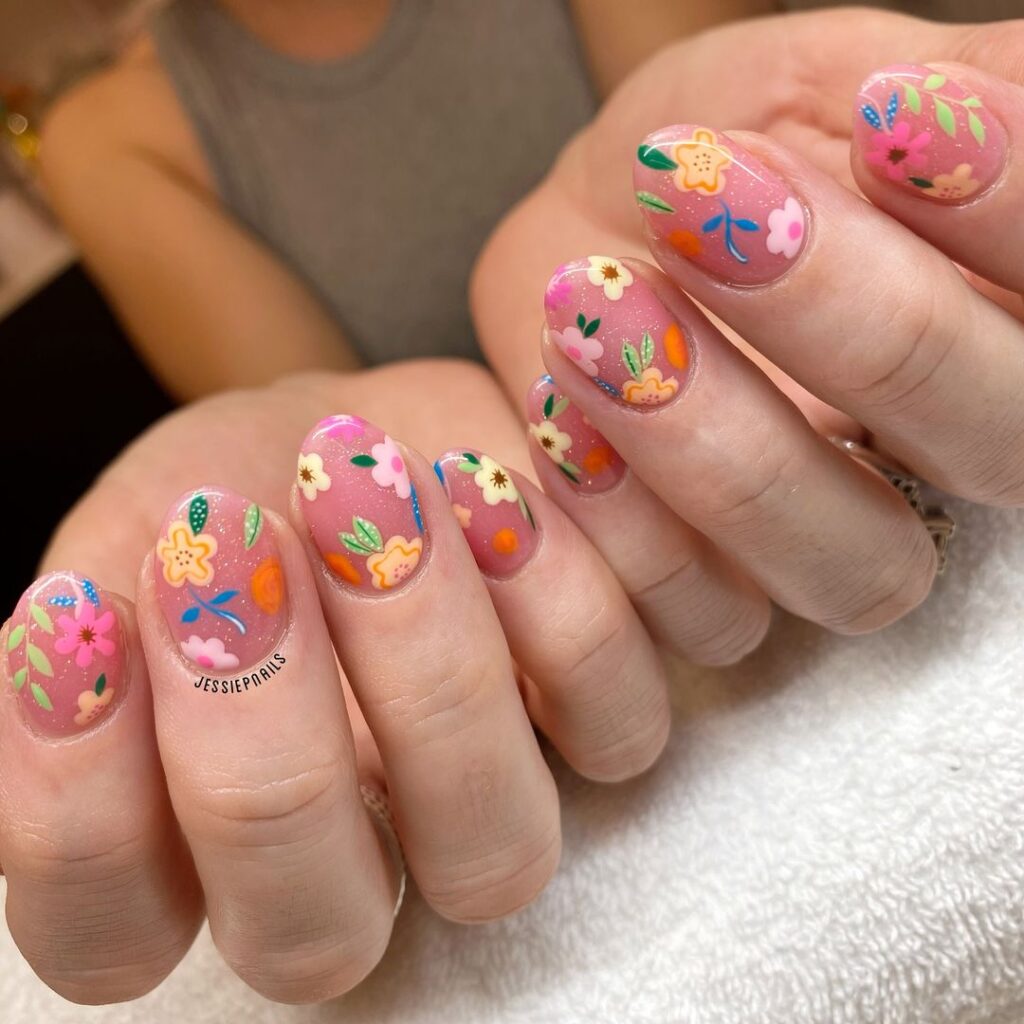 Manicura floral divertida