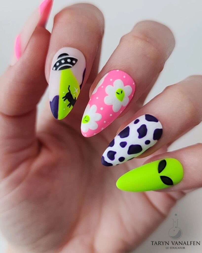 Uñas funky de neón