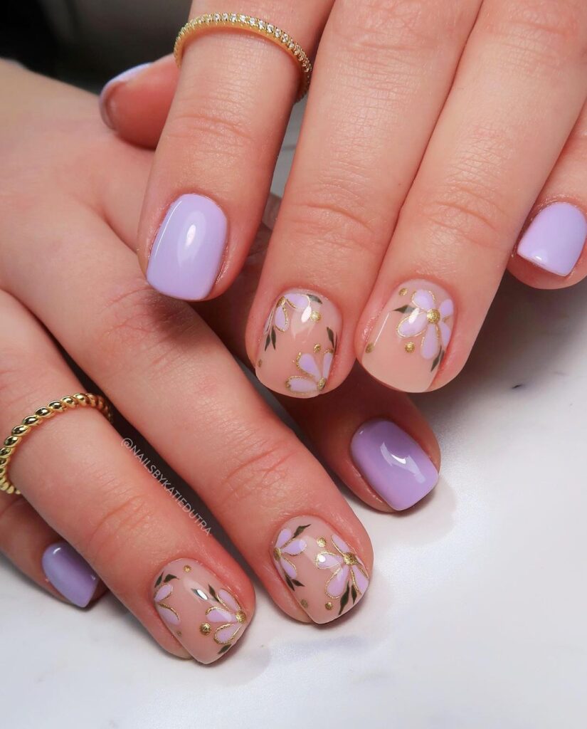 Soft Lavender Daisy Nails