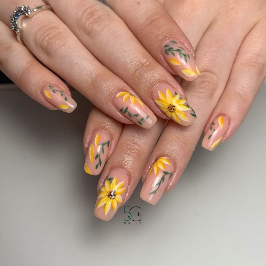 Uñas de girasol