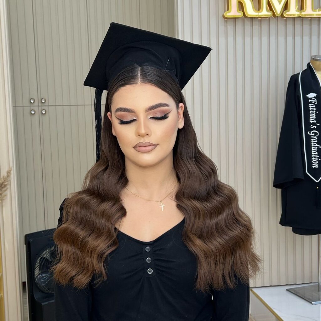 penteado de formatura atrás da orelha