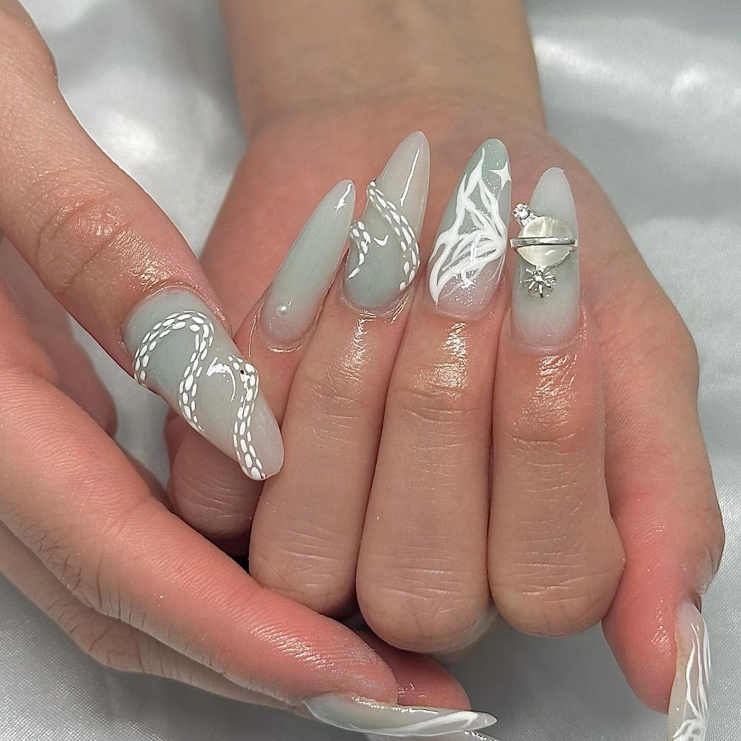 Modèle d'ongles en jade inspiré par le dragon