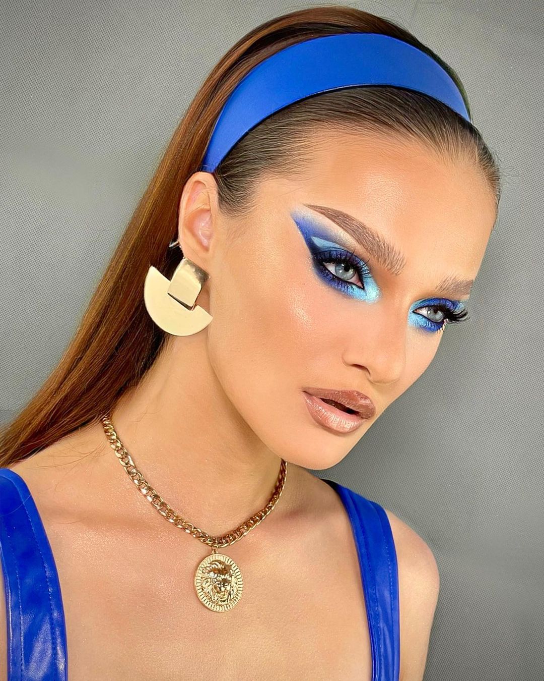 dramatic royal blue prom makeup