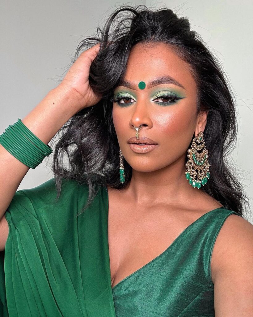 emerald green eyeshadow