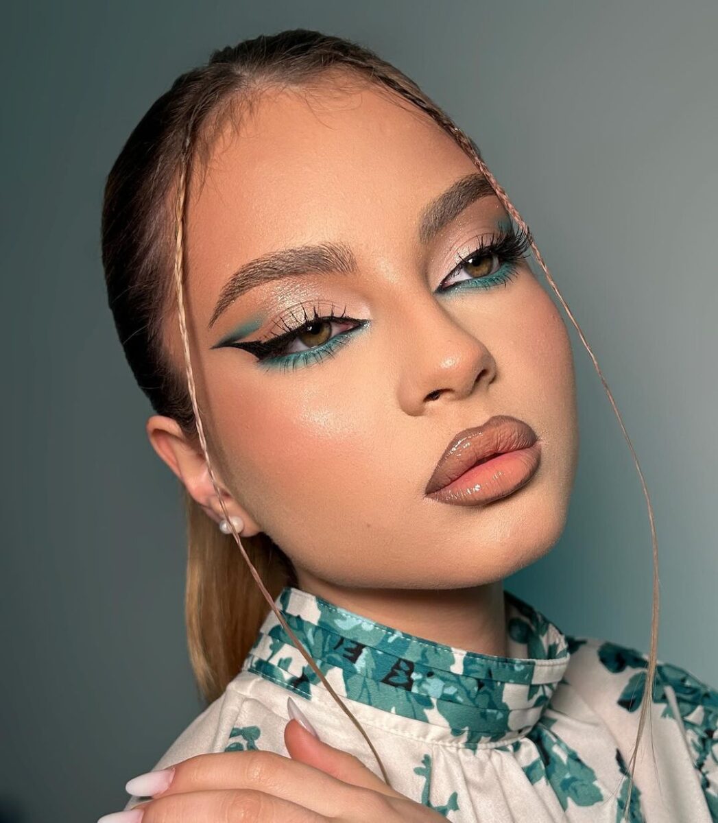 These 20 Emerald Green Prom Makeup Ideas Will Unlock Your Glam Look