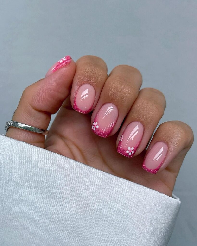 unhas de verão simples com purpurinas