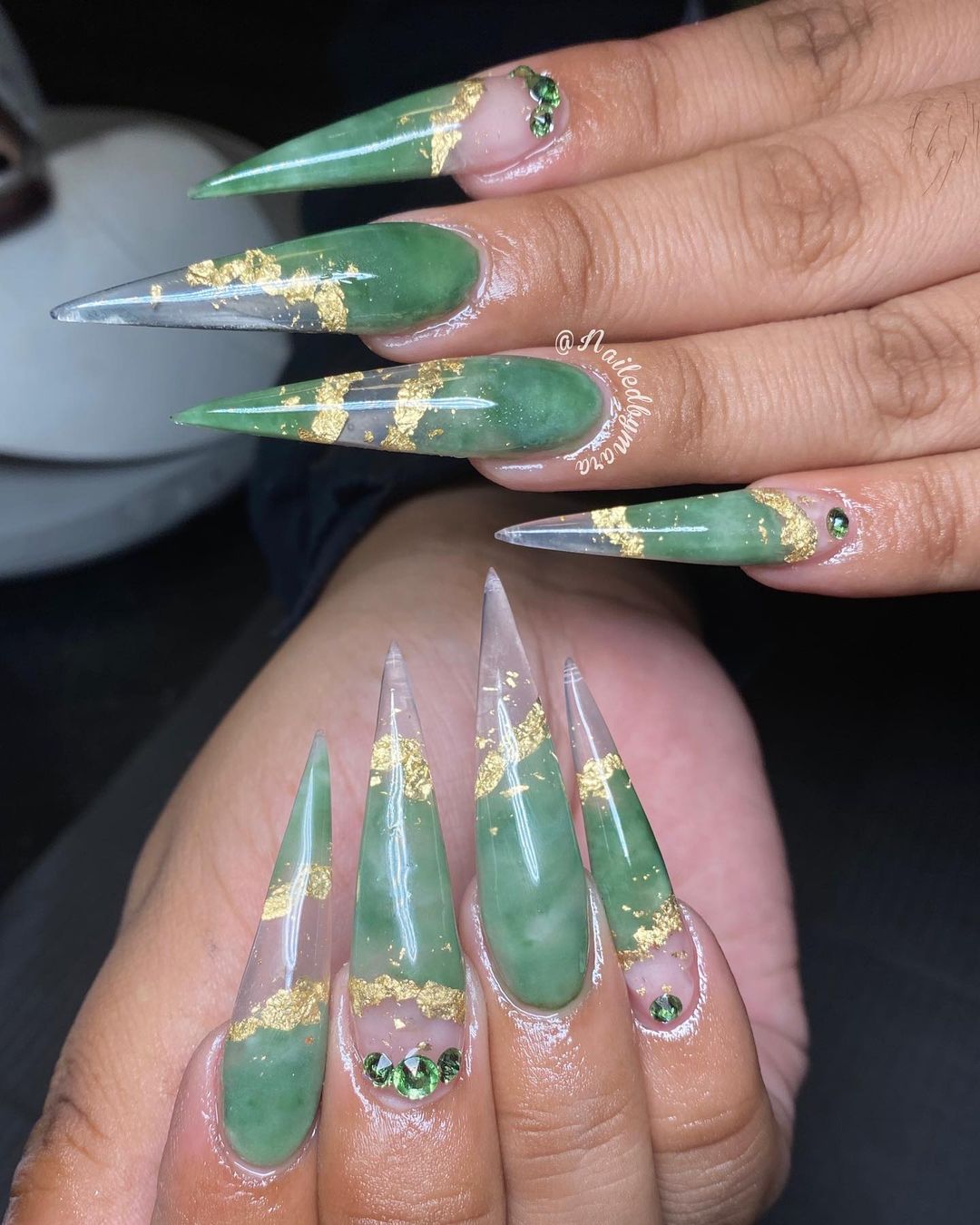 Conception d'ongles en jade stiletto