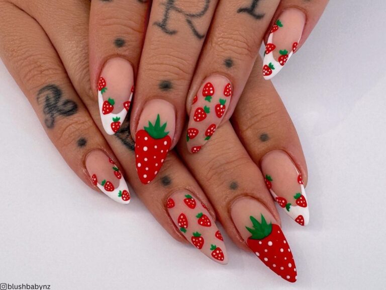 unghie carine alla fragola