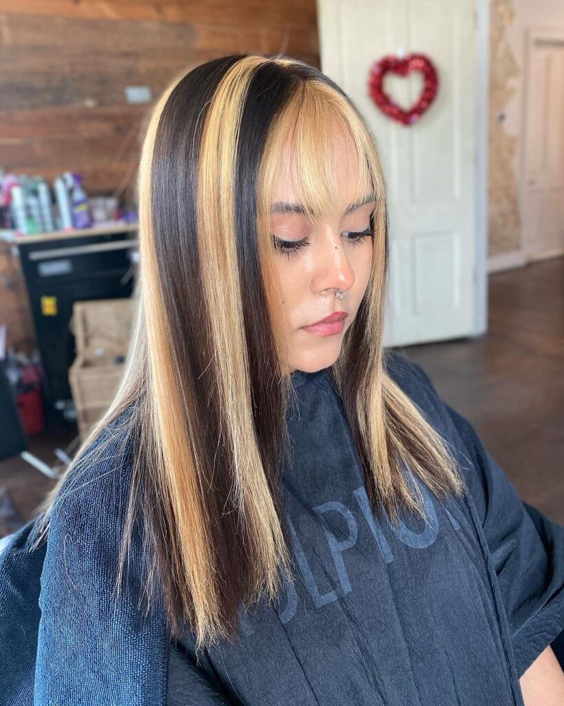 90s blonde chunky highlights