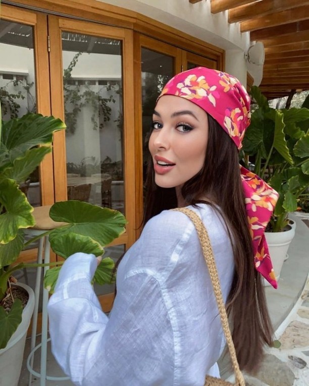 coiffure d'été mignonne avec un bandana