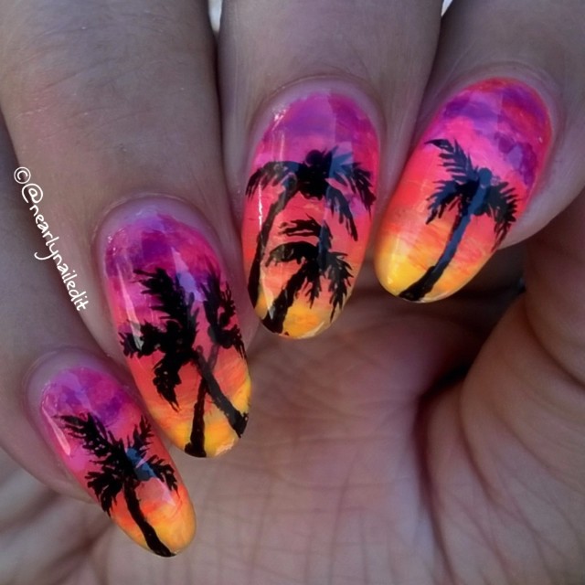 palmier coucher de soleil ongles tropicaux