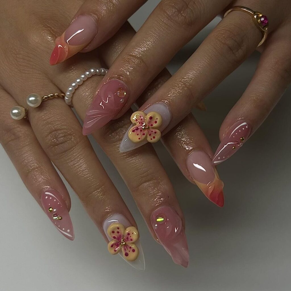 uñas románticas tropicales