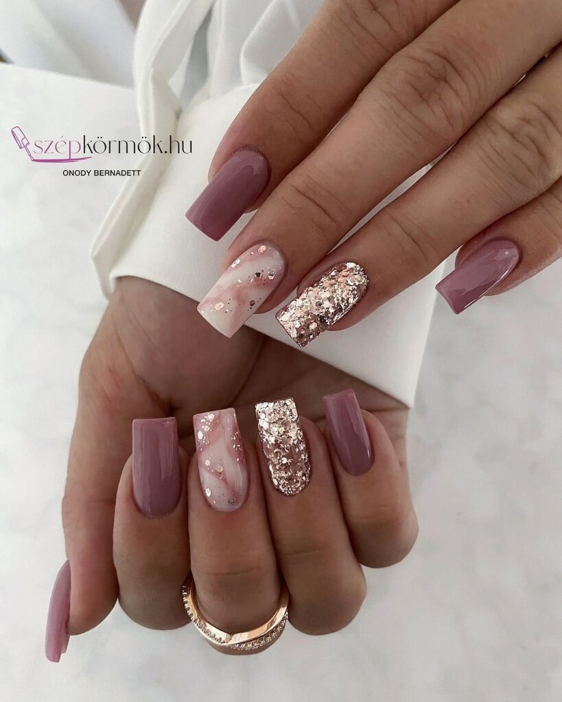 ongles marbrés or rose