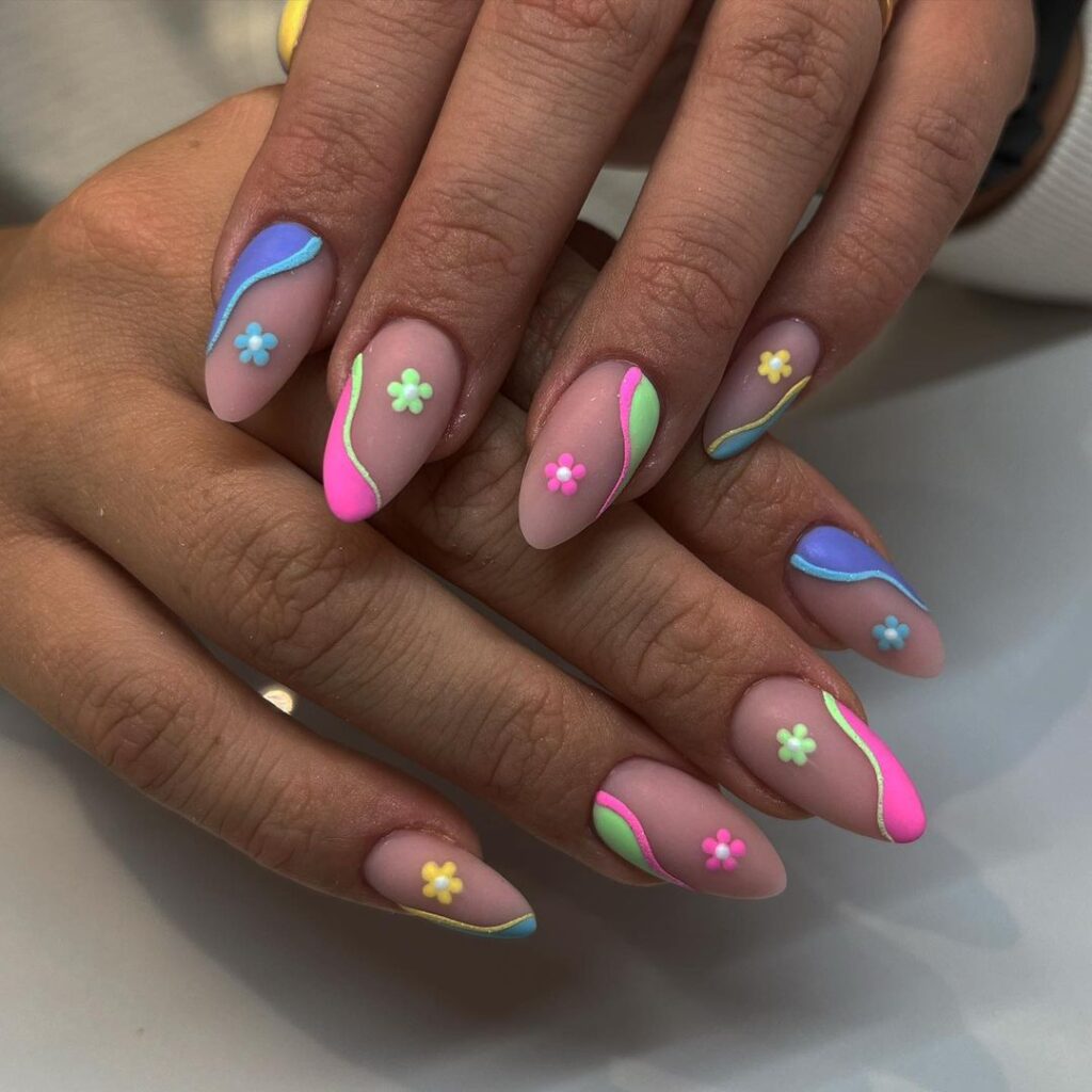 unhas em tons pastel tropicais