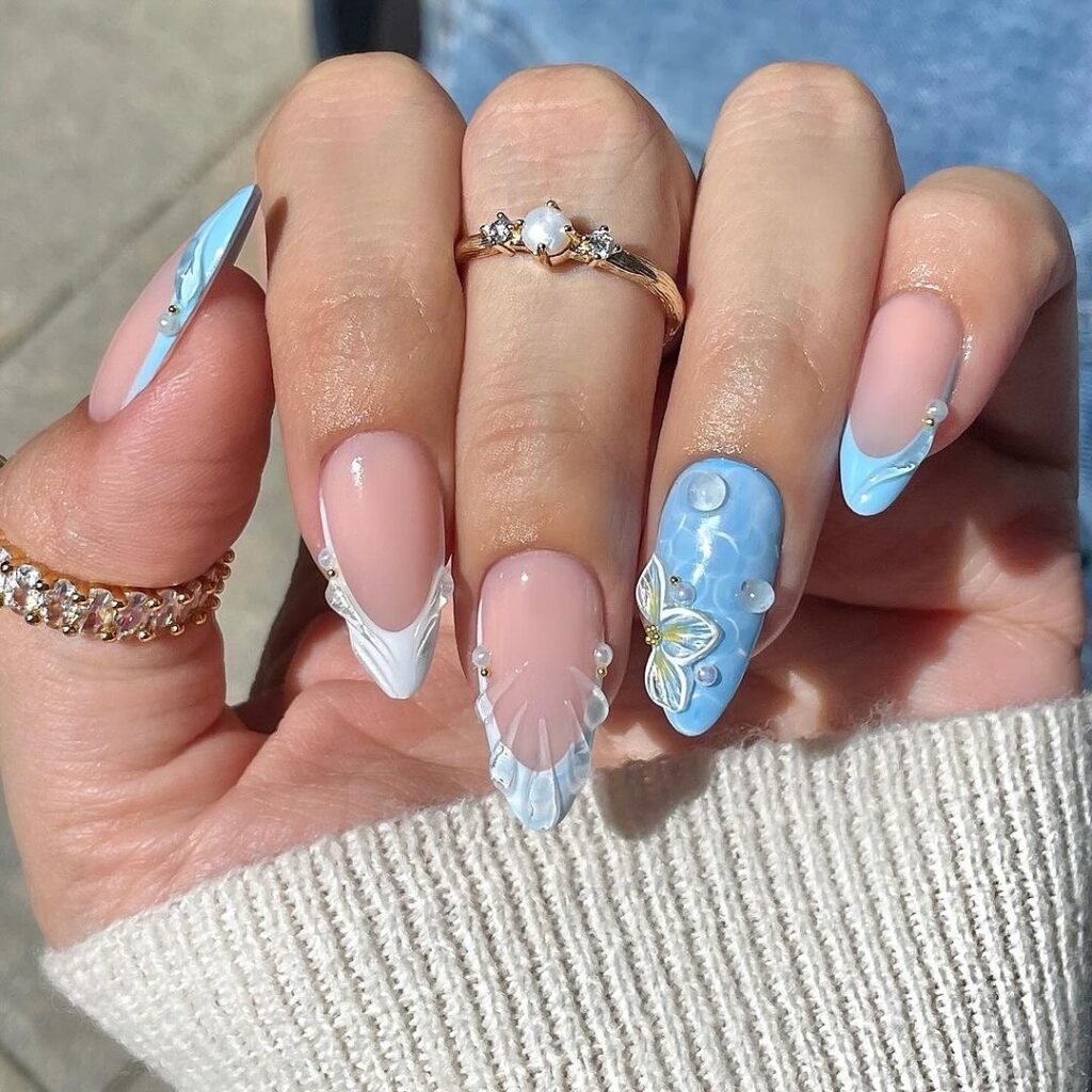 unhas azul praia