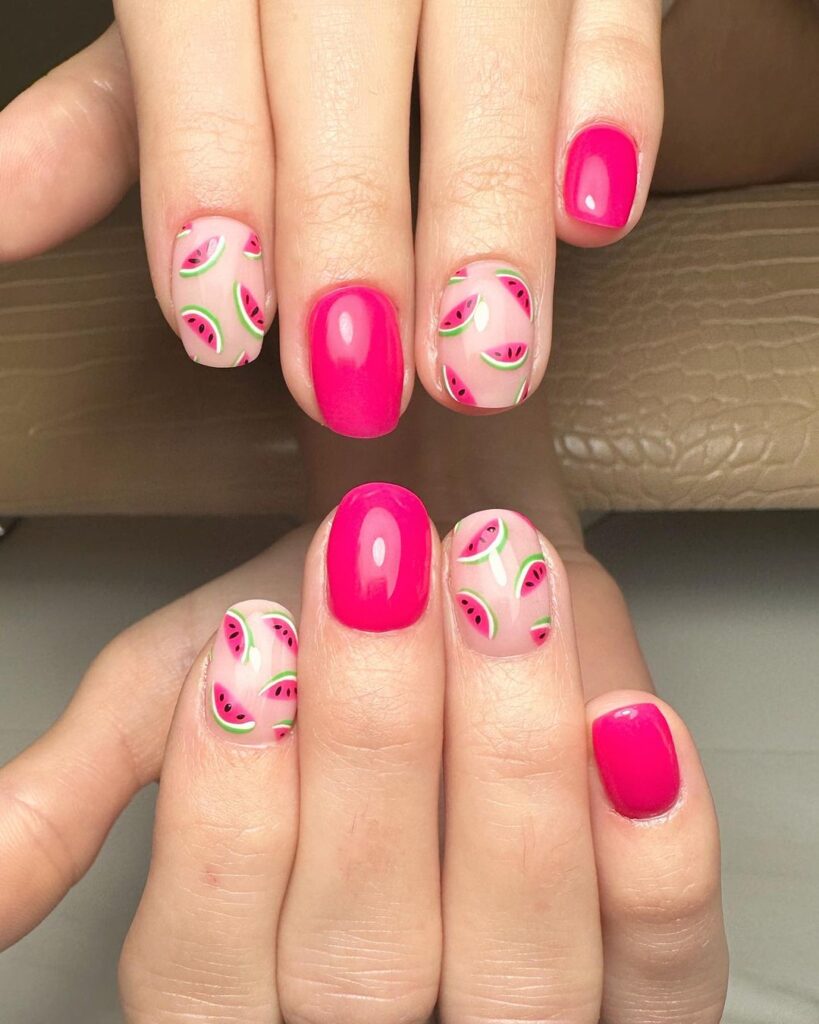 ongles en melon d'eau rose vif