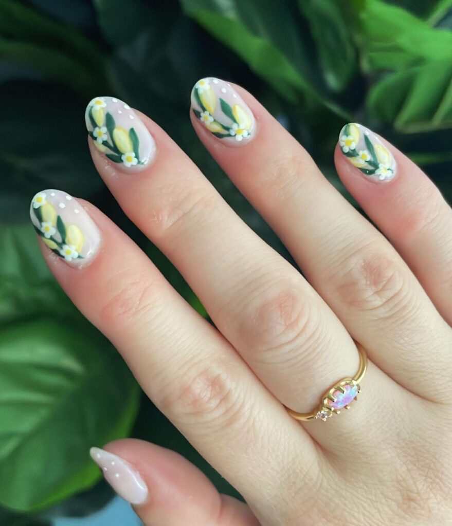 manicura de hojas de limón